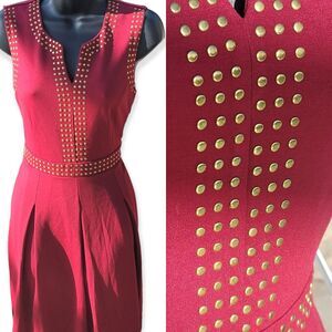 Spense Sheath Sleeveless with Gold Studded Bodice VNeck Maroon Size 8 NWT $35